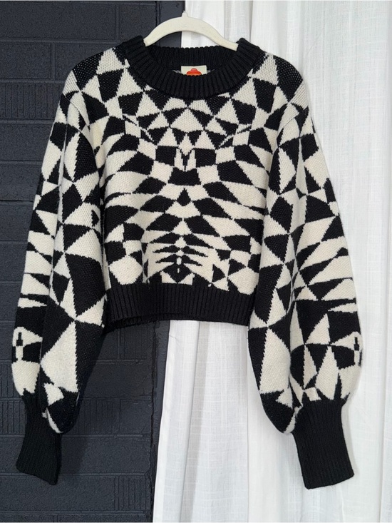 FARM Rio Sweaters - Farm Rio Women's Deco Knit Sweater Size Large Crop Black White Abstract